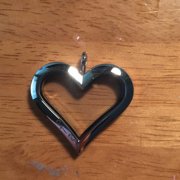 Large Living Heart Locket - Picture 2 of 3